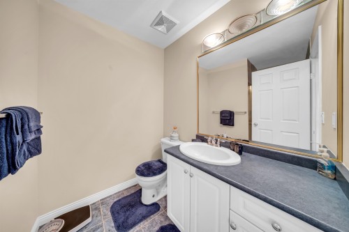 4049 Curle Avenue, Burnaby, BC - Indoor Photo Showing Bathroom
