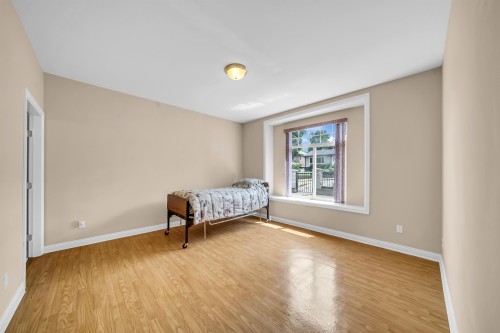 4049 Curle Avenue, Burnaby, BC - Indoor Photo Showing Bedroom