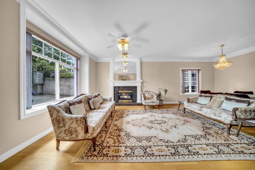 4049 Curle Avenue, Burnaby, BC - Indoor Photo Showing Living Room With Fireplace