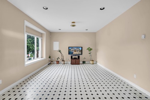 4049 Curle Avenue, Burnaby, BC - Indoor Photo Showing Bedroom