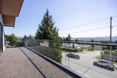 217 Eighth Avenue E, New Westminster, BC 