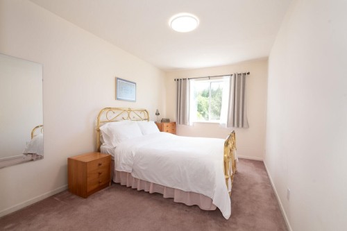 4895 Northwood Drive, West Vancouver, BC - Indoor Photo Showing Bedroom