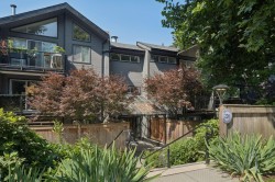 303-230 Mowat Street New Westminster, BC V3M 4B2