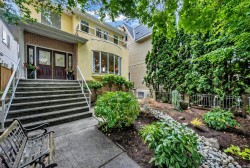 2030 2nd Avenue E Vancouver, BC V5N 1E7