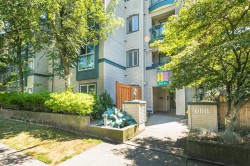 209-688 16th Avenue E Vancouver, BC V5T 2V4