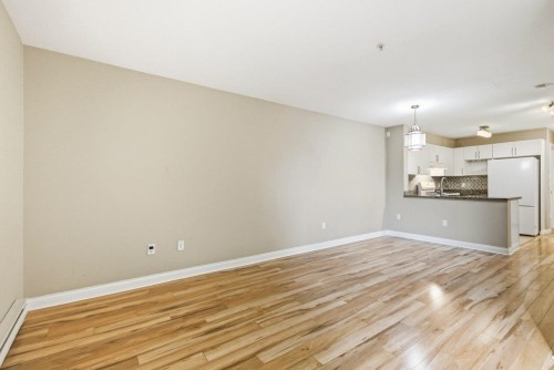 209-688 16Th Avenue E, Vancouver, BC - Indoor