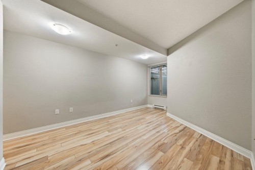 209-688 16Th Avenue E, Vancouver, BC - Indoor Photo Showing Other Room