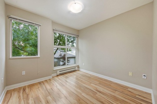 209-688 16Th Avenue E, Vancouver, BC - Indoor Photo Showing Other Room