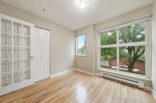 209-688 16Th Avenue E, Vancouver, BC - Indoor Photo Showing Other Room