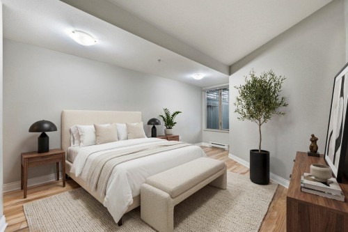 209-688 16Th Avenue E, Vancouver, BC - Indoor Photo Showing Bedroom
