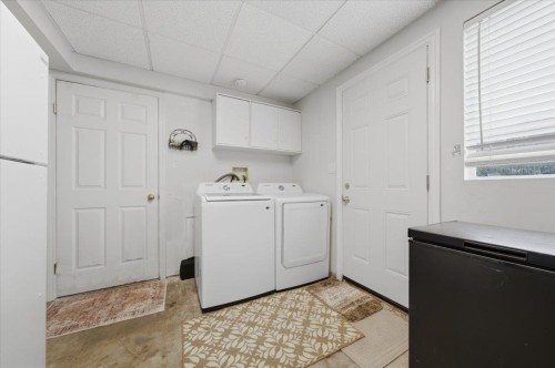 18839 Ford Road, Pitt Meadows, BC - Indoor Photo Showing Laundry Room