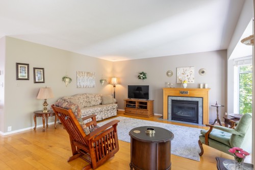 5309 Cedarview Place, Sechelt, BC 