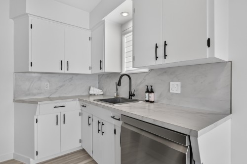 2141 Fraser Avenue, Port Coquitlam, BC 