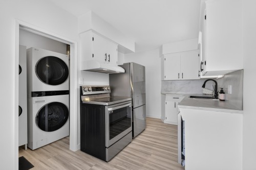 2141 Fraser Avenue, Port Coquitlam, BC 