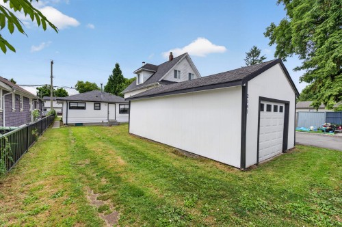 2141 Fraser Avenue, Port Coquitlam, BC 