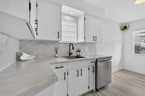 2141 Fraser Avenue, Port Coquitlam, BC 
