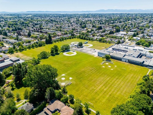 8171 Garden City Road, Richmond, BC 