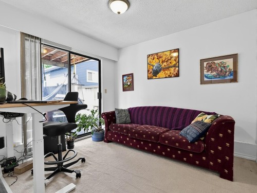 442 10Th Avenue E, Vancouver, BC - Indoor Photo Showing Living Room