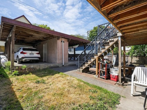 442 10Th Avenue E, Vancouver, BC - Outdoor With Exterior