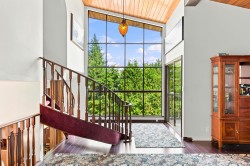 2337 St George Street  Port Moody, BC V3H 2G3