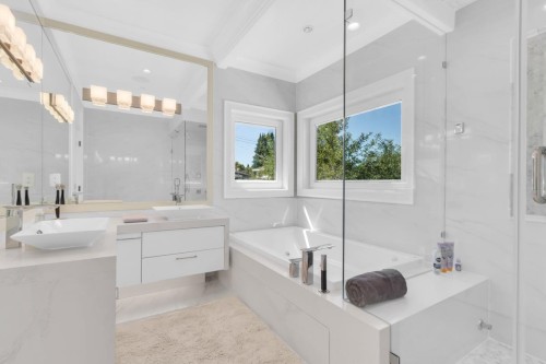 3955 Blenheim Street, Vancouver, BC 