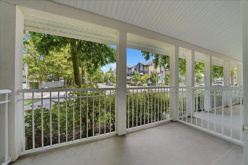 1-7128 17Th Avenue, Burnaby, BC - Outdoor With Exterior