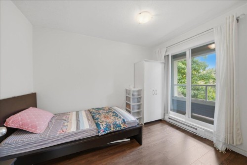 1-7128 17Th Avenue, Burnaby, BC - Indoor Photo Showing Bedroom
