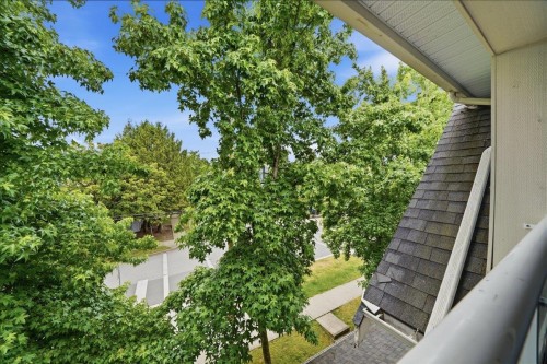 1-7128 17Th Avenue, Burnaby, BC - Outdoor