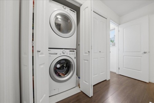 1-7128 17Th Avenue, Burnaby, BC - Indoor Photo Showing Laundry Room