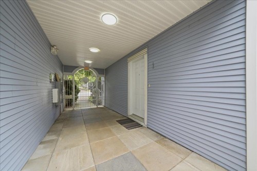 1-7128 17Th Avenue, Burnaby, BC - Outdoor With Exterior