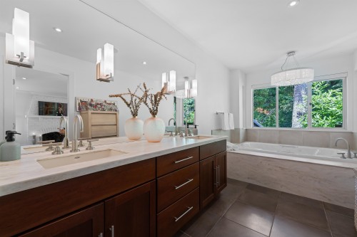 4411 Stone Crescent, West Vancouver, BC 