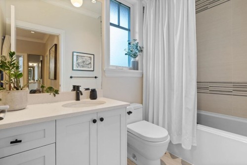 533 11Th Avenue E, Vancouver, BC 