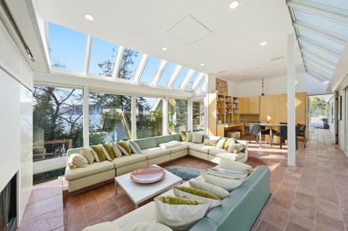 5210 Marine Drive, West Vancouver, BC 