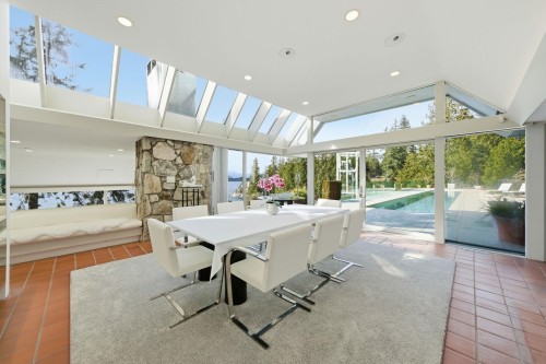 5210 Marine Drive, West Vancouver, BC 