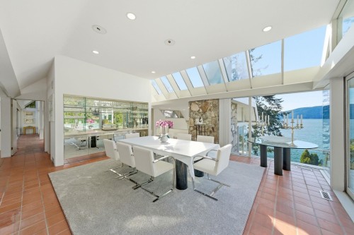 5210 Marine Drive, West Vancouver, BC 