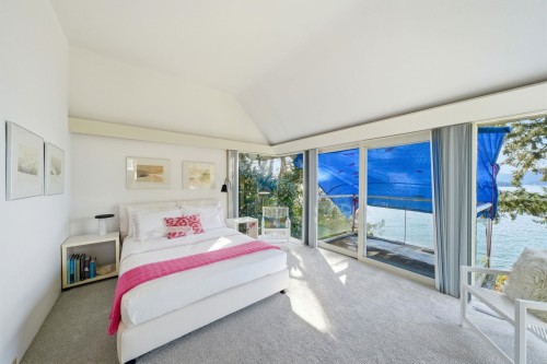 5210 Marine Drive, West Vancouver, BC 