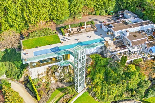 5210 Marine Drive, West Vancouver, BC 