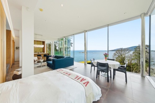 5210 Marine Drive, West Vancouver, BC 