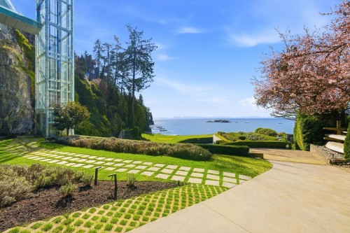 5210 Marine Drive, West Vancouver, BC 