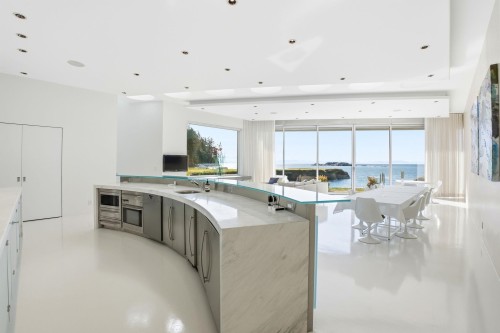 5210 Marine Drive, West Vancouver, BC 