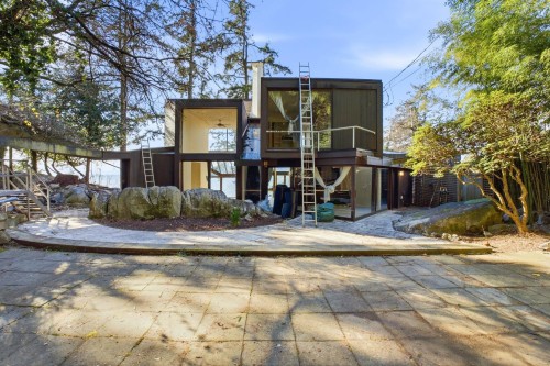 5210 Marine Drive, West Vancouver, BC 