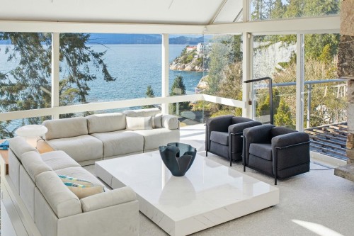 5210 Marine Drive, West Vancouver, BC 