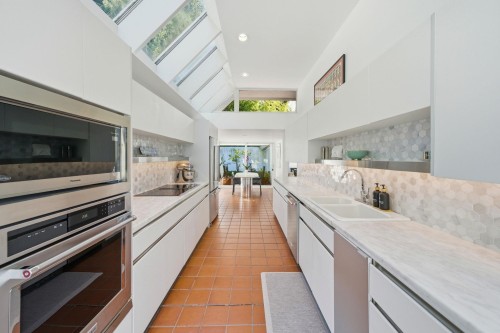 5210 Marine Drive, West Vancouver, BC 