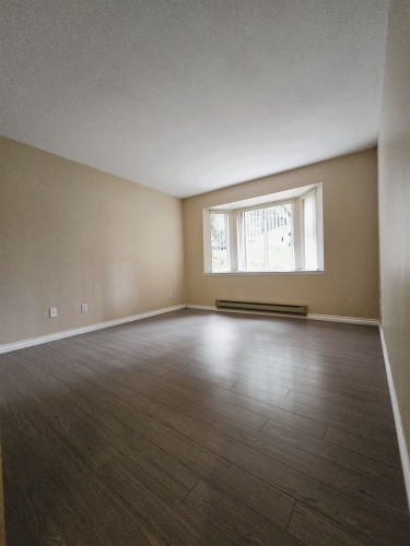 101-5565 Barker Avenue, Burnaby, BC - Indoor Photo Showing Other Room