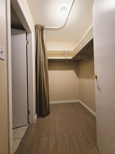 101-5565 Barker Avenue, Burnaby, BC - Indoor With Storage