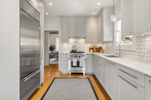 5362 Cypress Street, Vancouver, BC - Indoor Photo Showing Kitchen With Upgraded Kitchen