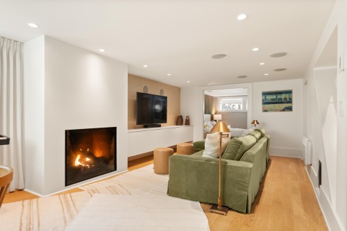 5362 Cypress Street, Vancouver, BC - Indoor Photo Showing Living Room With Fireplace