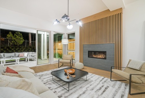 23B Glenmore Drive  West Vancouver, BC V7S 1A5