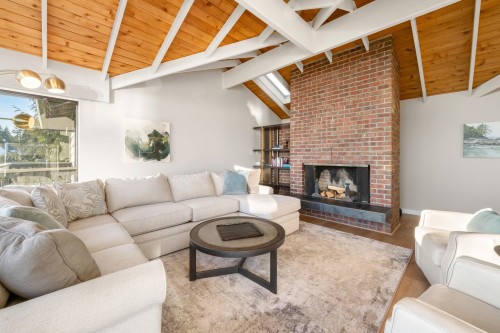 4570 Woodgreen Court, West Vancouver, BC 