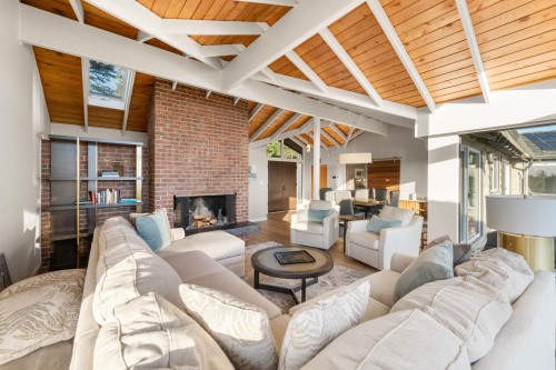 4570 Woodgreen Court, West Vancouver, BC 